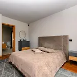 Willa Ab Real-estate *