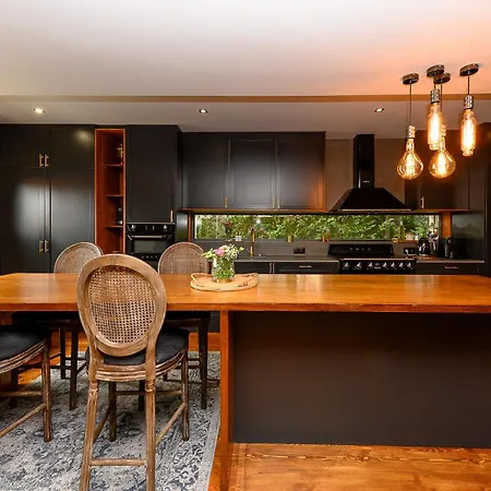 Villa Ab Real-estate