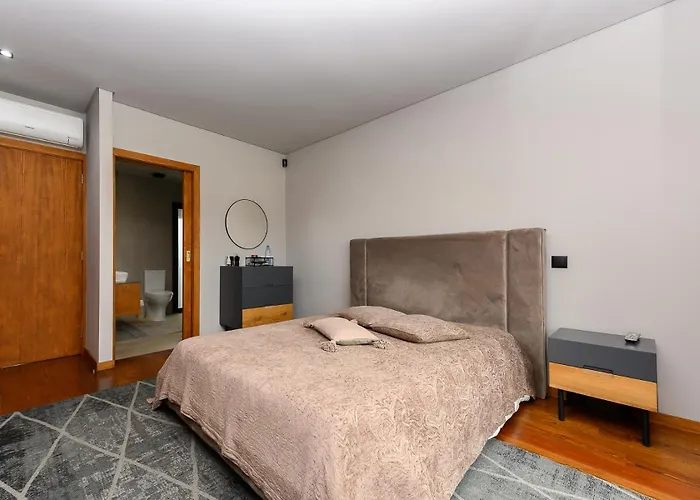 Villa Ab Real-estate *